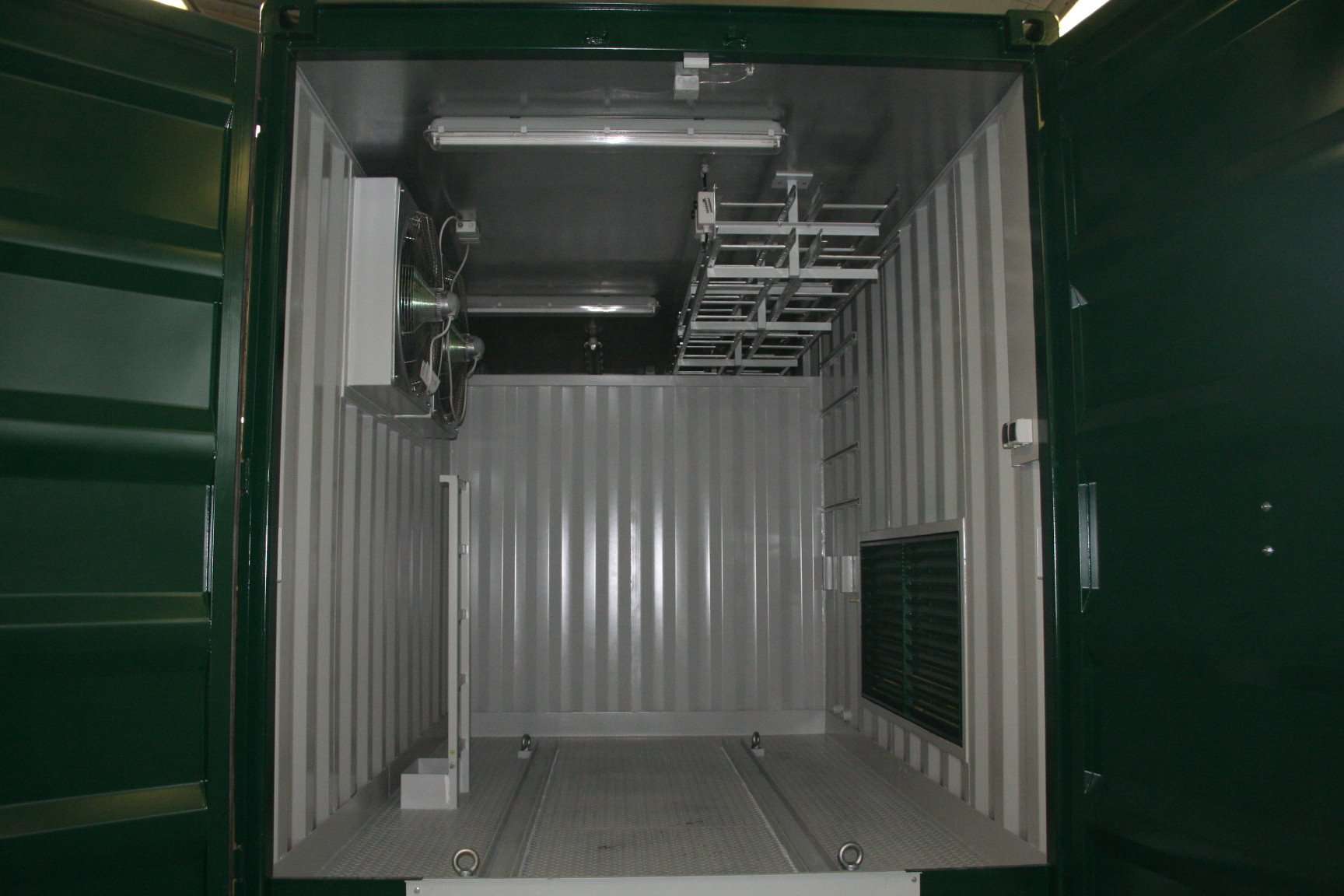 ABS intec - Technikcontainer Elektrocontainer Trafo Ventilator Kabelpritsche Bodenschienen Zurrösen - EMSR-Container