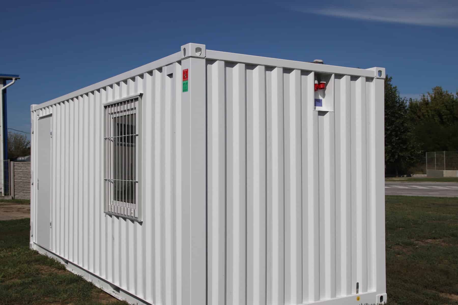 ABS intec - Technikcontainer Lagercontainer 20ft Kombicontainer Fenster Personaltuer CEE Aussenanschluss scaled - Bürocontainer