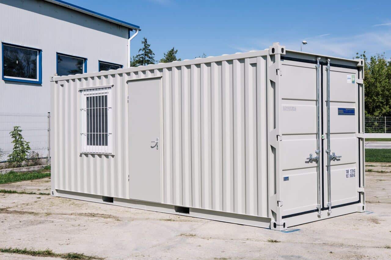 ABS intec - Technikcontainer Lagercontainer 20ft mit Personaltuer Doppeltuer und Fenster - Lagercontainer